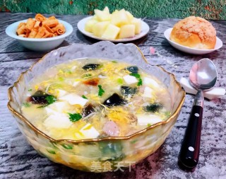 皮蛋豆腐香肠汤#萌系美食#的做法步骤：11