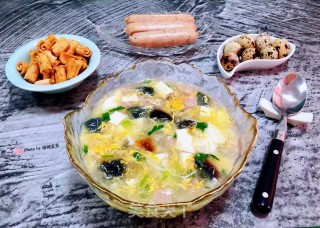 皮蛋豆腐香肠汤#萌系美食#的做法步骤：14