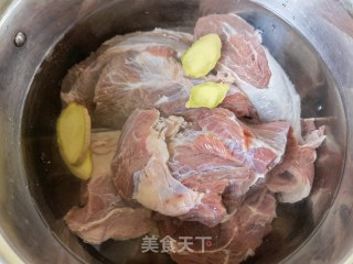 酱炖牛腱的做法步骤：2