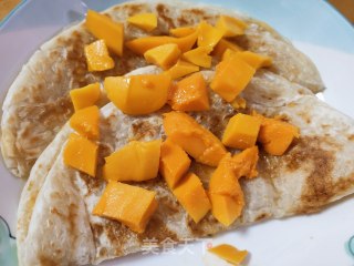 芒果酸奶芝士手抓饼的做法步骤：4