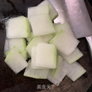 冬瓜滚车白汤的做法步骤：1