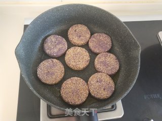 奶香全麦紫薯饼的做法步骤：7