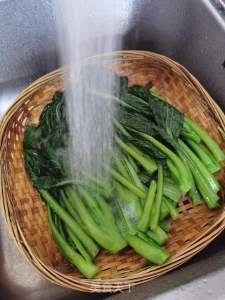 蒜蓉炒菜心的做法步骤：6