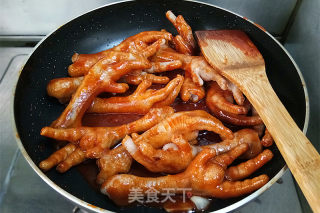 辣鸡爪煮年糕的做法步骤：6
