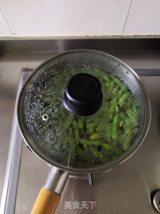 五香毛豆的做法步骤：3