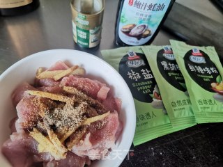 牙签肉的做法步骤：1