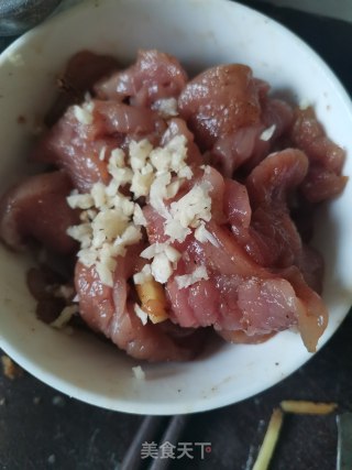 牙签肉的做法步骤：2