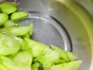 清炒黄瓜片的做法步骤：3