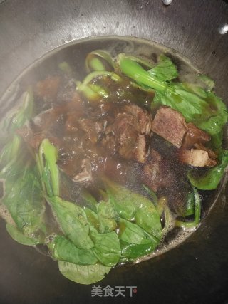 青菜牛肉面的做法步骤：4