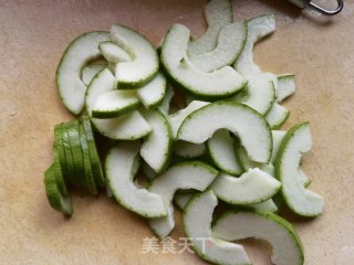 洋葱木耳拌酥瓜的做法步骤：6
