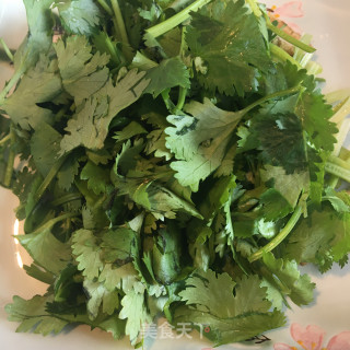 香菜拌牛肉的做法步骤：3