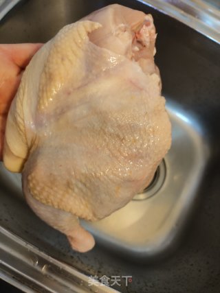 电饭锅盐焗鸡的做法步骤：1