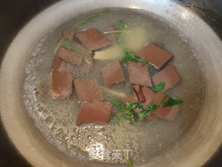 白菜鸡红汤的做法步骤：3
