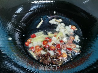 土豆烧虾球的做法步骤：4