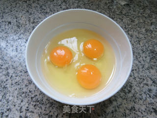 裙带菜炒鸡蛋的做法步骤：4