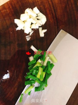 黄豆酱豆角炒猪肉的做法步骤：2