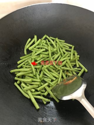 黄豆酱豆角炒猪肉的做法步骤：5