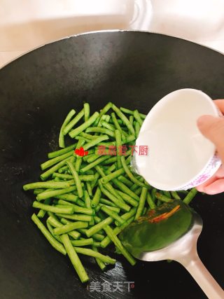 黄豆酱豆角炒猪肉的做法步骤：6