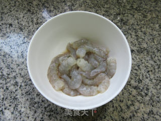 蘑菇虾仁炒蒲瓜的做法步骤：3
