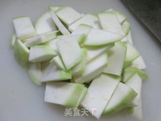 蘑菇虾仁炒蒲瓜的做法步骤：5