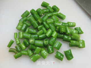 青线椒炒五花肉的做法步骤：2
