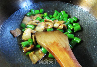青线椒炒五花肉的做法步骤：10