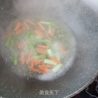 芦笋烤肠沙拉的做法步骤：4