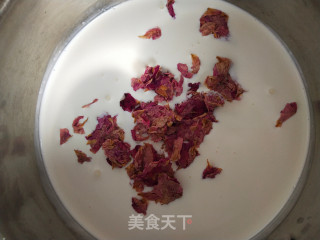 玫瑰奶冻的做法步骤：3