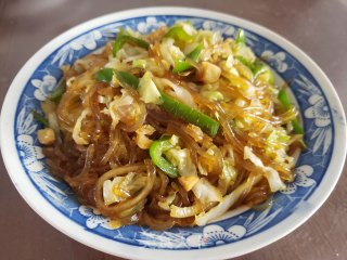 包菜柿椒炒粉条的做法步骤：7
