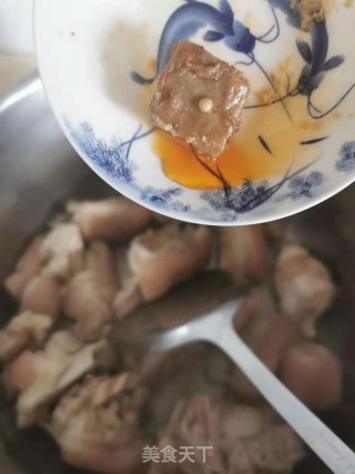 毛豆焖猪手的做法步骤：4