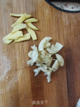 猪油渣炒芥兰花的做法步骤：6