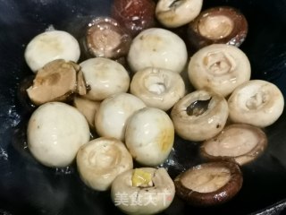 炒双菇的做法步骤：4