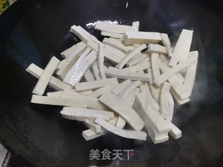 香芹白干的做法步骤：2