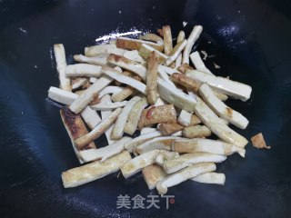 香芹白干的做法步骤：3