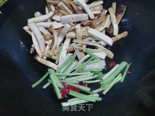 香芹白干的做法步骤：4