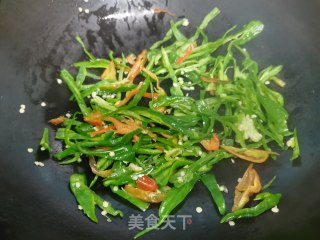青椒炒窝笋的做法步骤：3