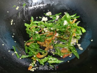 青椒炒窝笋的做法步骤：5