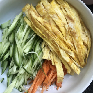 蟹肉棒紫菜包饭的做法步骤：7