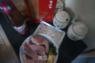 番茄酿青鱼的做法步骤：1