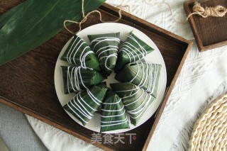 好吃不胖，新口味无糖无米紫薯芋泥蛋黄粽的做法步骤：11