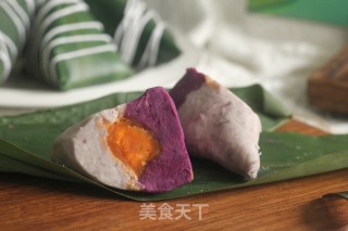 好吃不胖，新口味无糖无米紫薯芋泥蛋黄粽的做法步骤：12