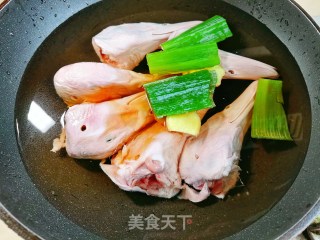 绝味鸭头的做法步骤：1