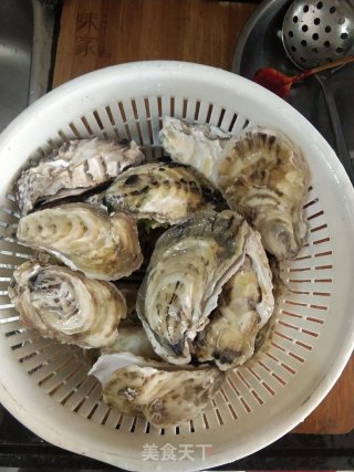 盐焗干锅生蚝的做法步骤：2