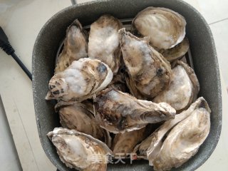 盐焗干锅生蚝的做法步骤：5