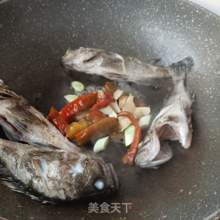 泡椒小石斑豆腐汤的做法步骤：7