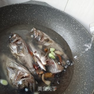泡椒小石斑豆腐汤的做法步骤：8