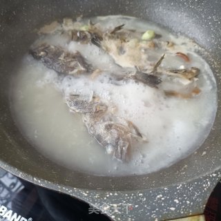 泡椒小石斑豆腐汤的做法步骤：10