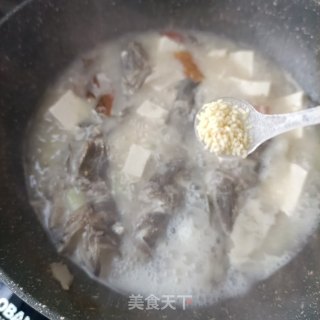 泡椒小石斑豆腐汤的做法步骤：15