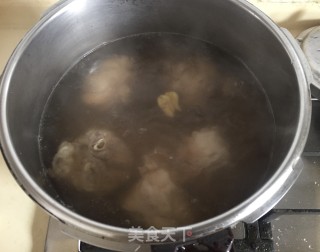 萝卜筒骨汤的做法步骤：4