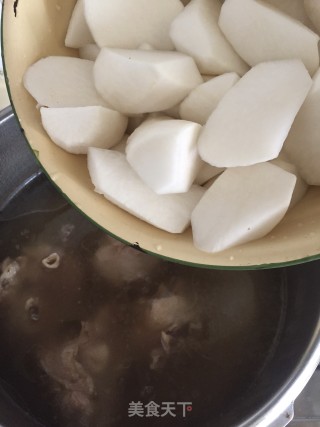 萝卜筒骨汤的做法步骤：7